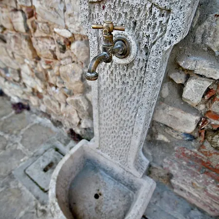Relais Riserva Di Fizzano 아파트